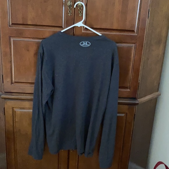 Under armour gray loose long sleeve - Picture 2 of 3
